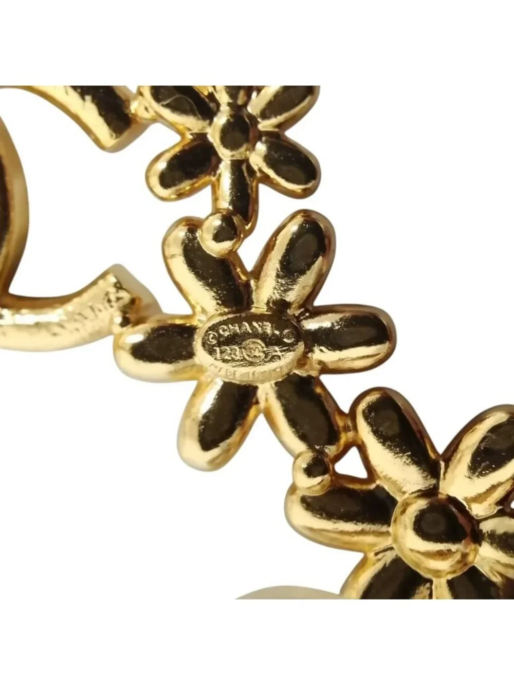 Chanel CC Logo Flower Motif Earrings Gold